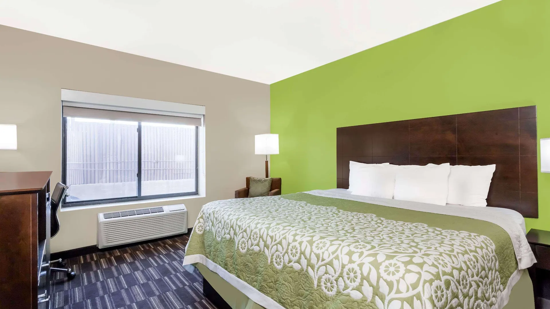 Days Inn & Suites By Wyndham Jamaica Jfk Airport New York 2*,