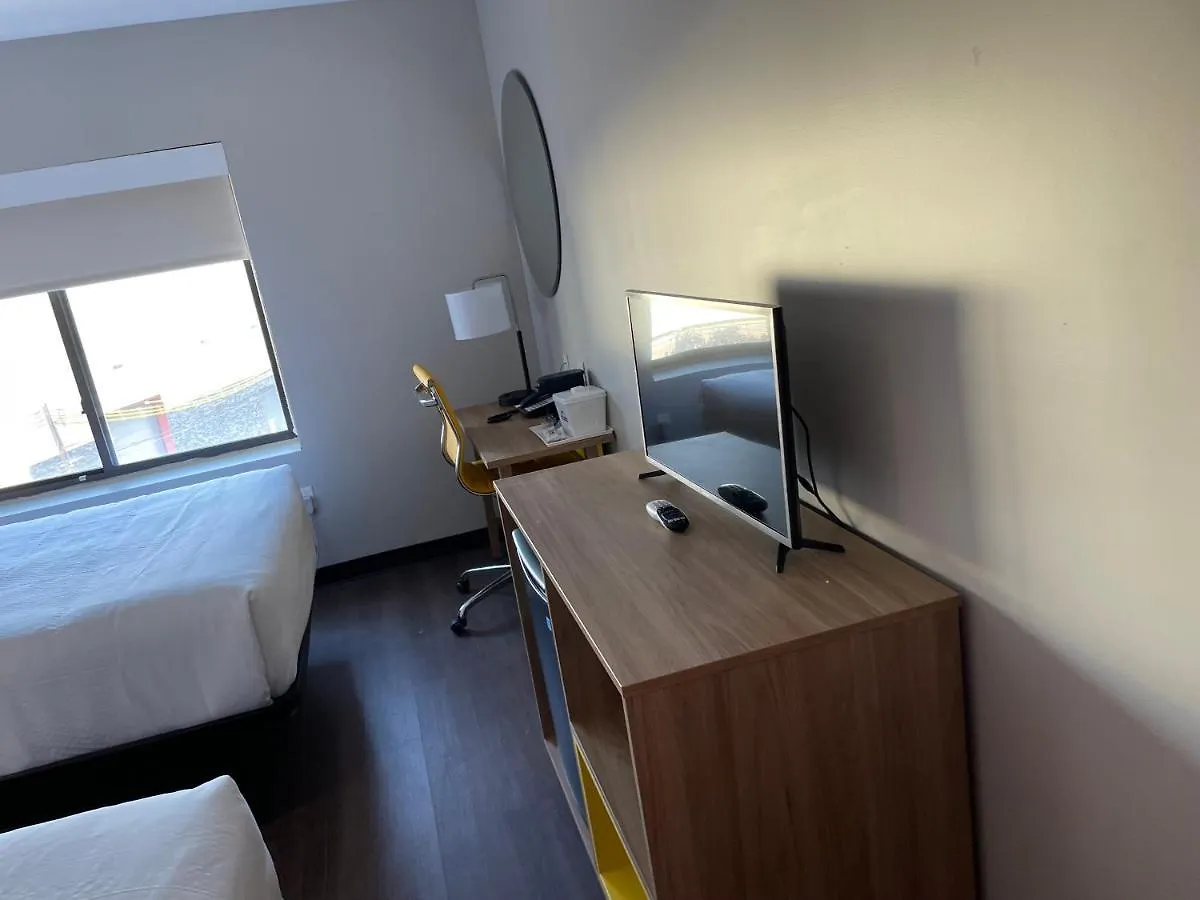 Days Inn & Suites By Wyndham Jamaica Jfk Airport New York Hotel