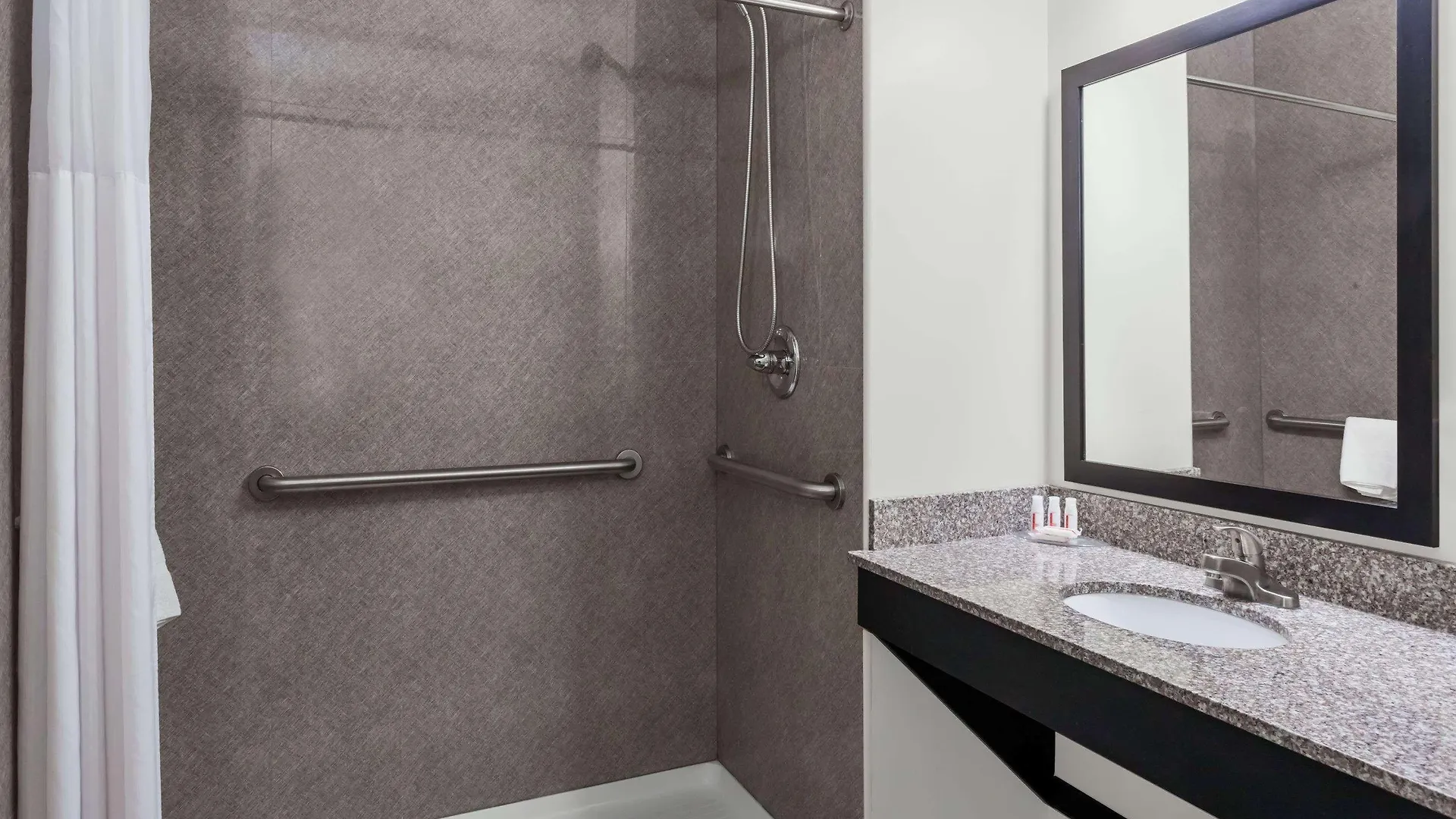 Hotel Days Inn & Suites By Wyndham Jamaica Jfk Airport New York